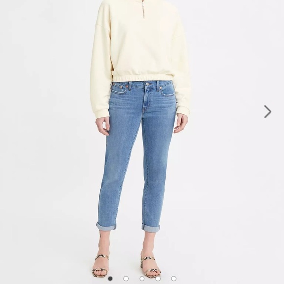 Levi’s Mid Rise Boyfriend Women’s Jeans Medium Wash Size 32 Relaxed Fit Stretch - Picture 1 of 11